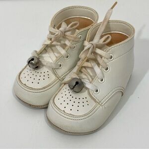Vintage White Wee Walker Soft Sole Baby Shoes with original box Size 2 3 6 month
